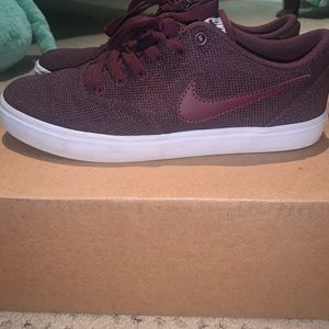 Women’s burgundy Nikes!